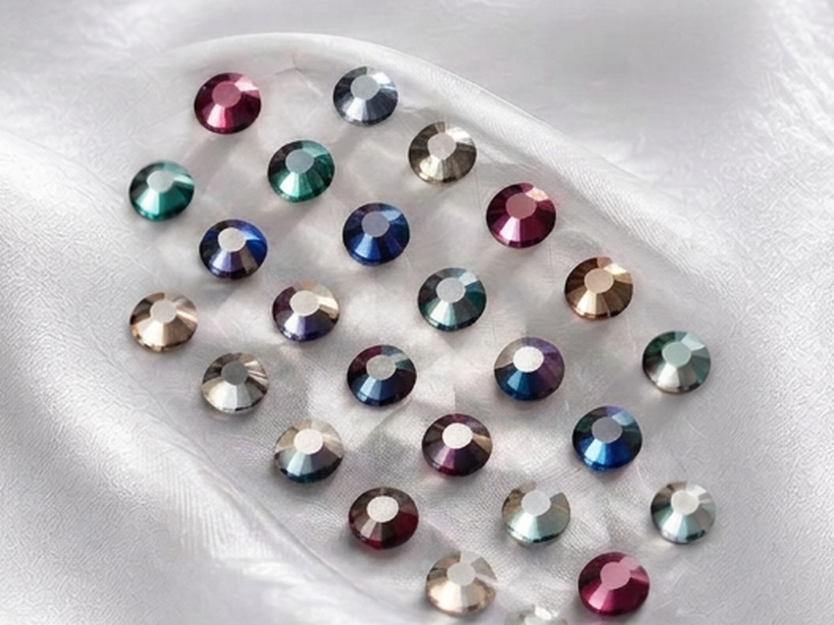A gathered collection of loose Stellux crystals